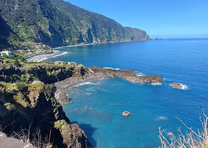 Baia Seixal Oceanfront