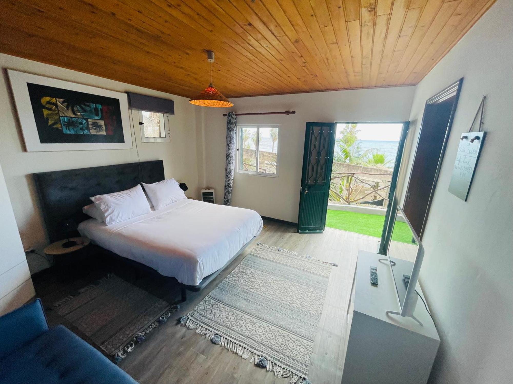 Baia Seixal Oceanfront